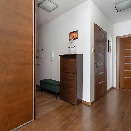 Spacious Apartment Large Balcony & Parking Krakow Dobrego Pasterza 118 By Heyrent Apartmán