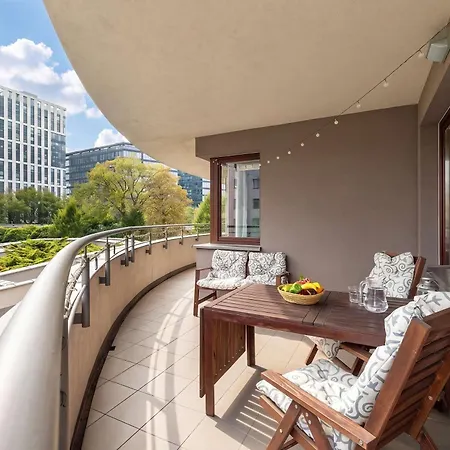 Spacious Apartment Large Balcony & Parking Krakow Dobrego Pasterza 118 By Heyrent *